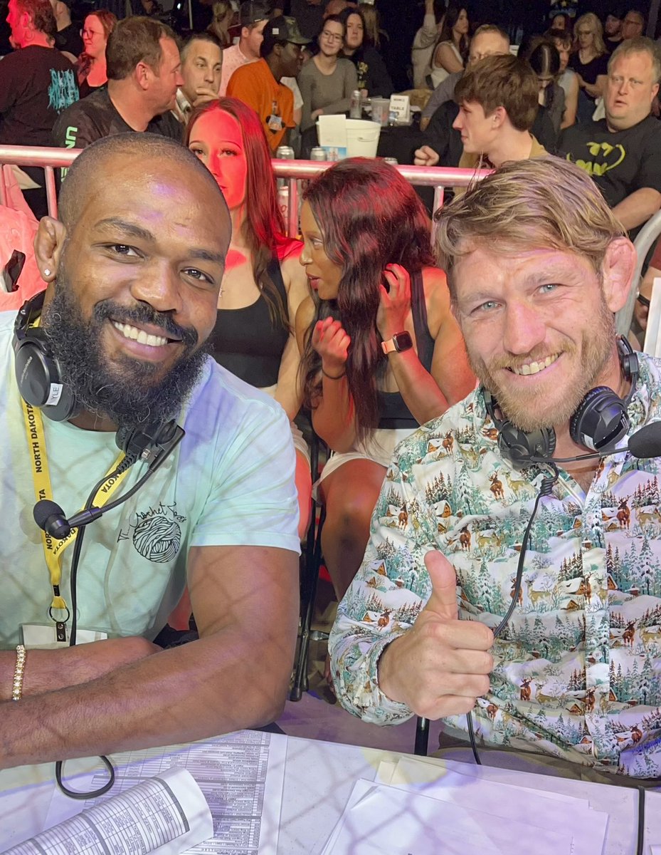 JBurchfieldJr's tweet photo. #CES68 was 🔥🔥🔥
@JonnyBones and @FilthyTomLawlor 
#Fargo #UFCFIGHTPASS https://t.co/mGRz1rq1FA