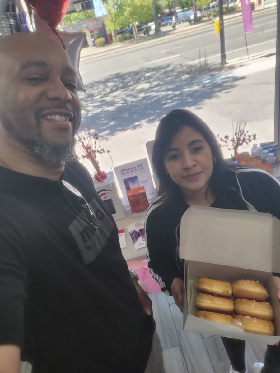 Saturday Bribes (I mean  #Saturdayvibes 😬) in San Jose North!  #STORYRow #WeAreNW
<a href="/JamesLeeWW/">James Lee</a> 
<a href="/kharen_g/">Kharen G</a>