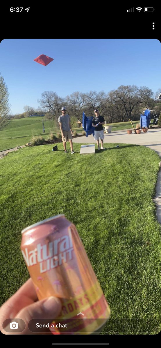 Crys_Beschen9's tweet photo. Name a more midwestern picture @naturallight @barstoolsports @midwestern_ope https://t.co/HBqclEylaS