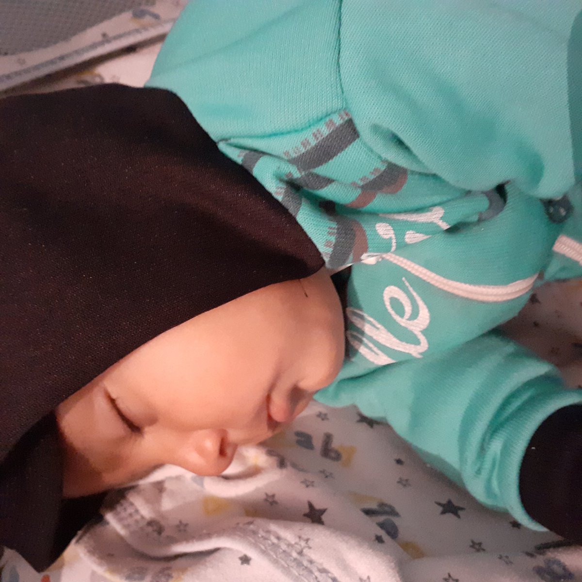 narBebek3's tweet photo. #EGMGenelgeyeUymadı nolursunuz bunca kişide sesimizi duyun kimse yokmu nolursunuz yardim edin lutfen destek olun kardesinize cok zor durumdayim kirami oduyemiyorum ev sahibim surekli kapima geliyor allah rizasi icin yardìm edin https://t.co/uISj8ysXAG