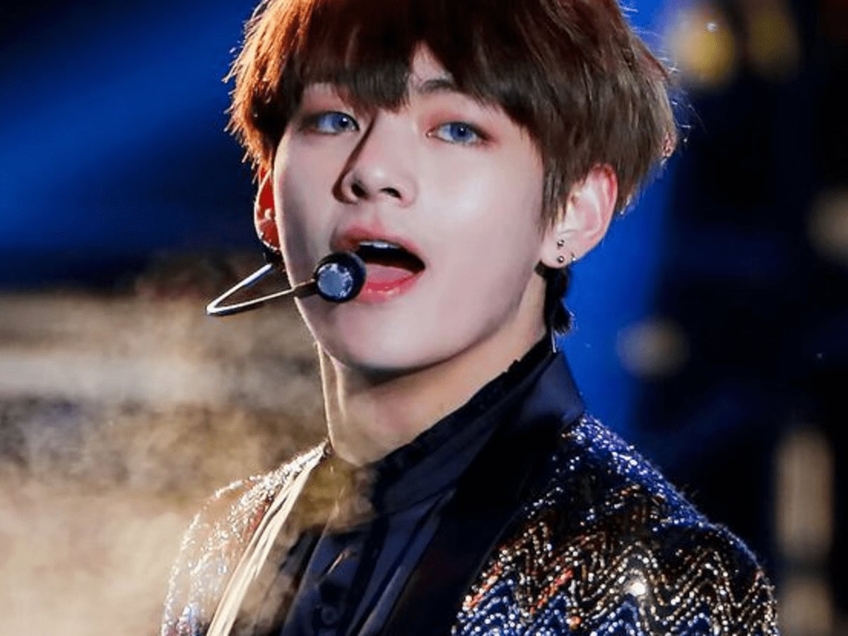 btsvvote's tweet photo. DROP THE TAGS ‼️ 

🔐300 RT / QUOTE TWEET
🔐1000 REPLIES

—comment 100 countries +

🔑 SECRET WEAPON V 

I'm Listening to #ChristmasTree by #V the First and Highest charting OST on Hot 100 #V_ChristmasTree @BTS_twt https://t.co/FP9k2iabBR