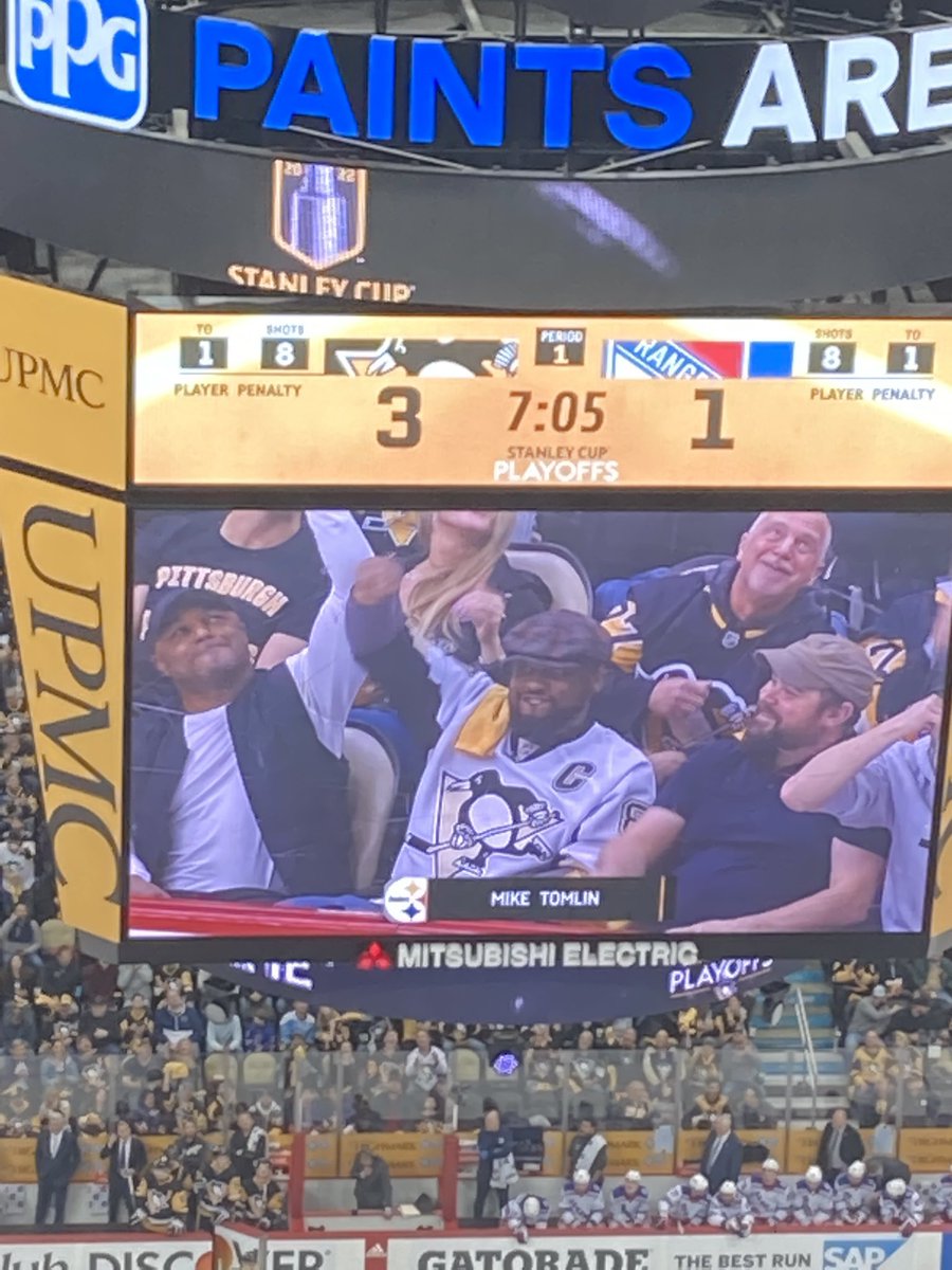 MikeDeFabo's tweet photo. Mike Tomlin is in the house repping the Sidney Crosby jersey. https://t.co/8O7lismtbp