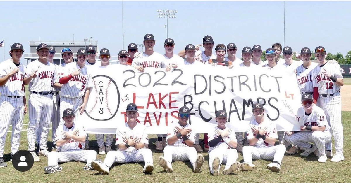 LisaGeo87921332's tweet photo. First round of playoffs are complete with a 2-0 win over Vandergrift!! @PierceGeorge8 
#texascommit https://t.co/jsxc8hllDV