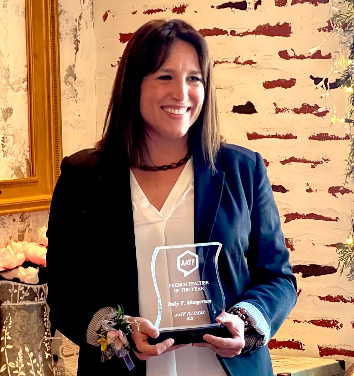 QcChicago's tweet photo. Notre délégué @MWRLimoges a participé à la Cérémonie de remise des prix @AATFChiNIL. Félicitations à tous les lauréats et merci de faire la promotion du français à #Chicago et #NorthernIL avec autant de dynamisme et de passion! @AATFrench https://t.co/FAZ1veXd9e