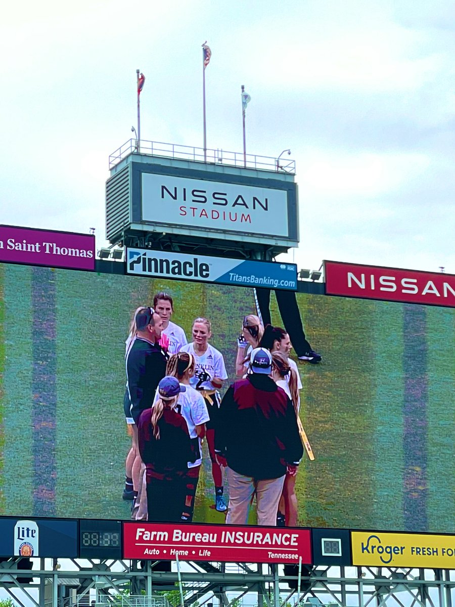 wcsFHSsan's tweet photo. Not quite the ending we hoped for but SO COOL watching the #GFF @wcsFHS #ADMIRALS play @NissanStadium - Well Done Ladies!! 🙌🏻🙌🏻#inaugural season #Titans https://t.co/yLm7IqqkbP