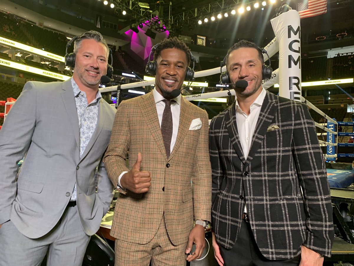 TheLatinSnake_'s tweet photo. BIG night in VEGAS! Calling the action with “The Miracle Man” ⁦@DanielJacobsTKO⁩ &amp; the “UN-amazing man” @Grishamfight⁩ 🎤 https://t.co/CyeU5n04IN
