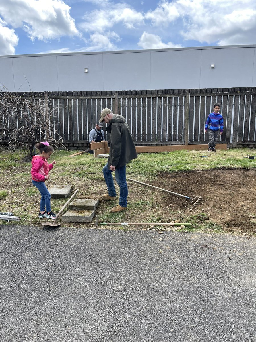 VoteForAshley1's tweet photo. Creating a safe community takes more than just giving someone a place to stay for the night. Enrichment, beauty, learning, connection, and laughter are also a part of the equation. Thank you Next Chapter for creating a beautiful space for children and moms to thrive. https://t.co/rcKoJUqlAV