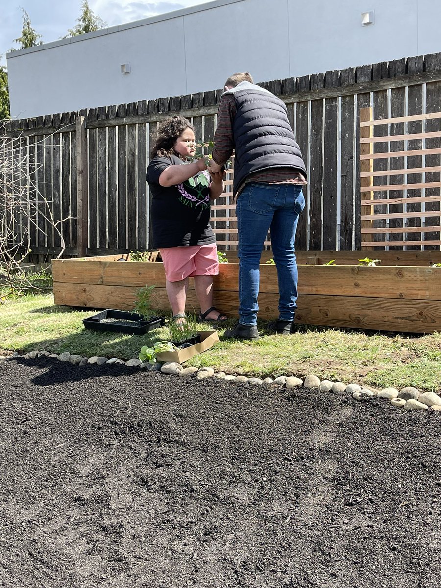 VoteForAshley1's tweet photo. Creating a safe community takes more than just giving someone a place to stay for the night. Enrichment, beauty, learning, connection, and laughter are also a part of the equation. Thank you Next Chapter for creating a beautiful space for children and moms to thrive. https://t.co/rcKoJUqlAV