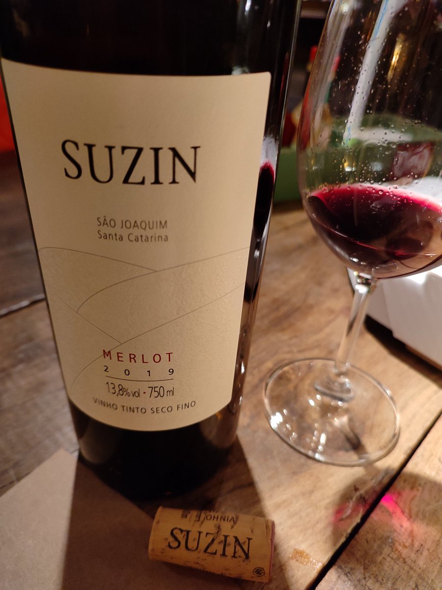 alesousa10's tweet photo. #suzin merlot 2019 #saojoaquim SC: frescor, boa acidez, fruta vermelha bem expressiva https://t.co/gepV9QuaeI