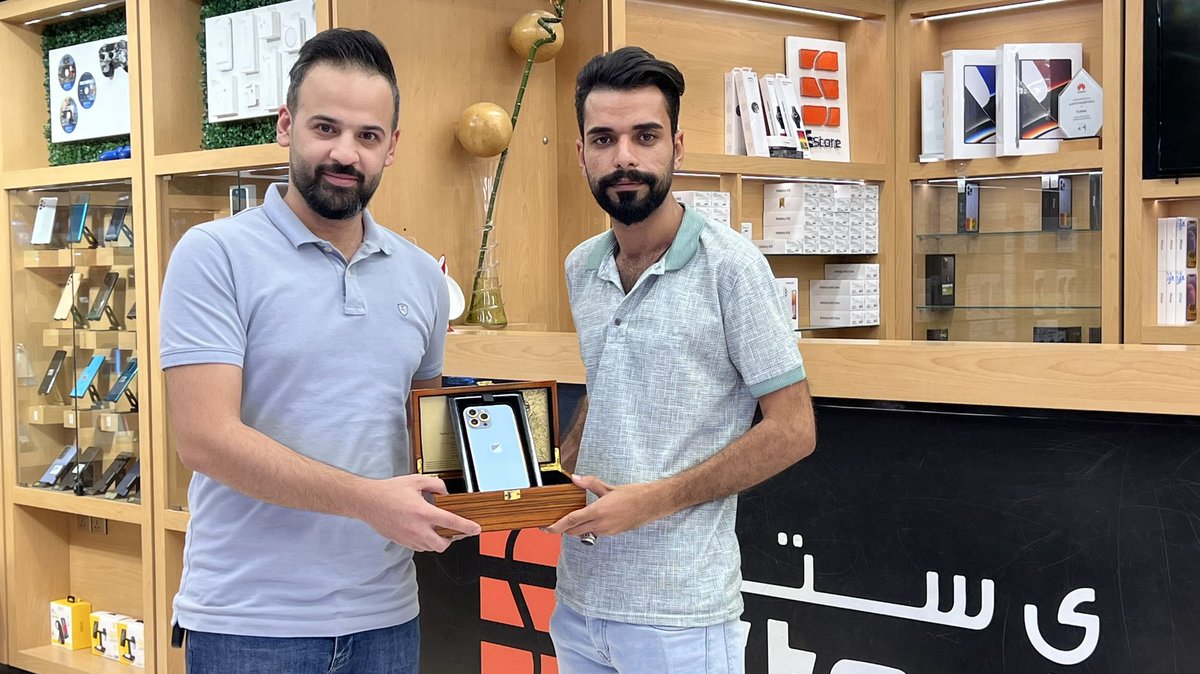 elect_store_'s tweet photo. الفائز بسحبة قرعة ايفون ذهب لشهر رمضان المبارك ... الف مبروك للفائز @elect_store_ 

انتظرونا قريبًا في سحبات جديدة وحصرية لمتجرنا 

البصرة شارع الجزائر مقابل كراج النخيل 

اتصل 👈 07703110110 https://t.co/xSvlBT0UYQ