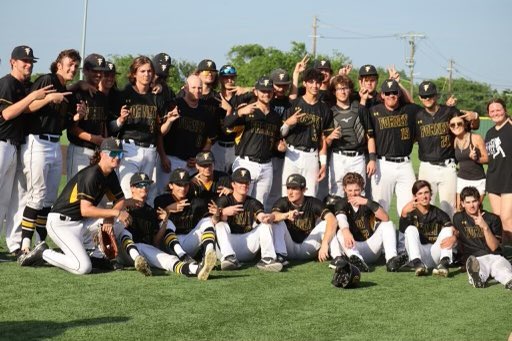 ForneyAthletics's tweet photo. 🏆Bi-District Champs🏆
@forneyisd @Forney_Rabbits @forneybsb17 @CoachFleen @coachjf30 https://t.co/yREnK3hTMq