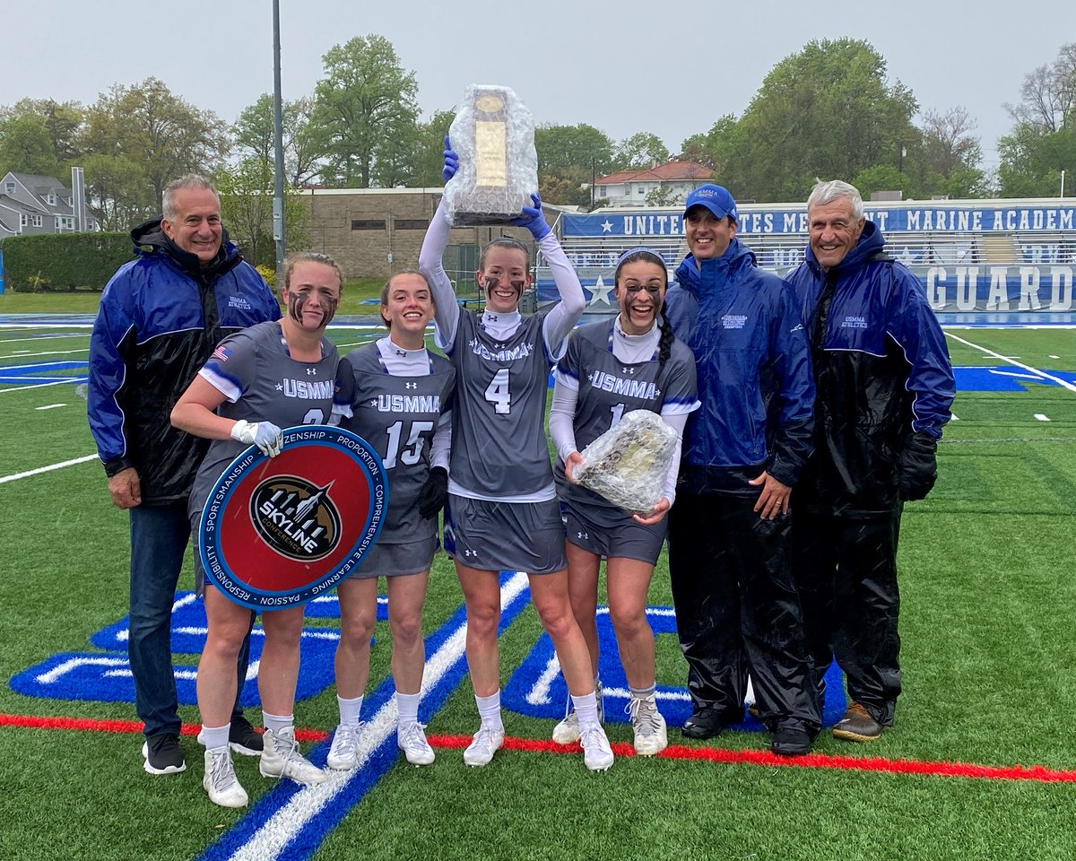 Way to go, ladies. WLAX takes the 2022 Skyline Conference Championship trophy. Off to NCAAs!