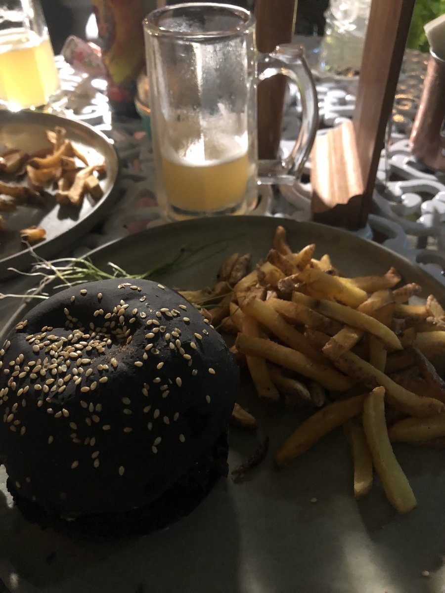 VinneRocks's tweet photo. @VitoriaDaantas @Lucas_Gameiro #ExplorerBar https://t.co/0f0treVEYu