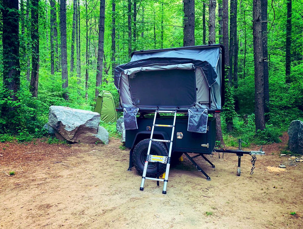 CraftDarrin's tweet photo. Another night in Linville Gorge area. #Jeep #gofsr #EcoFlow https://t.co/hel1A0wpq1
