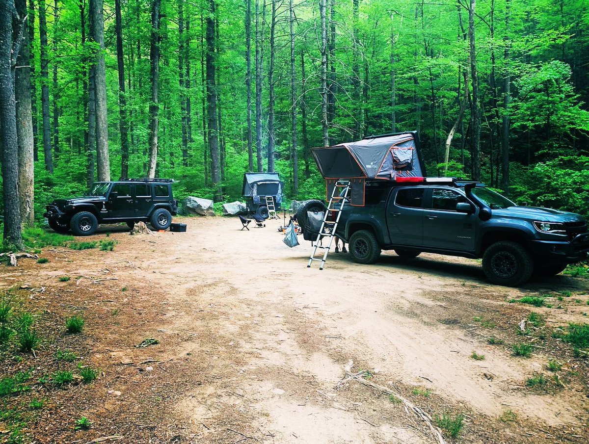 CraftDarrin's tweet photo. Another night in Linville Gorge area. #Jeep #gofsr #EcoFlow https://t.co/hel1A0wpq1