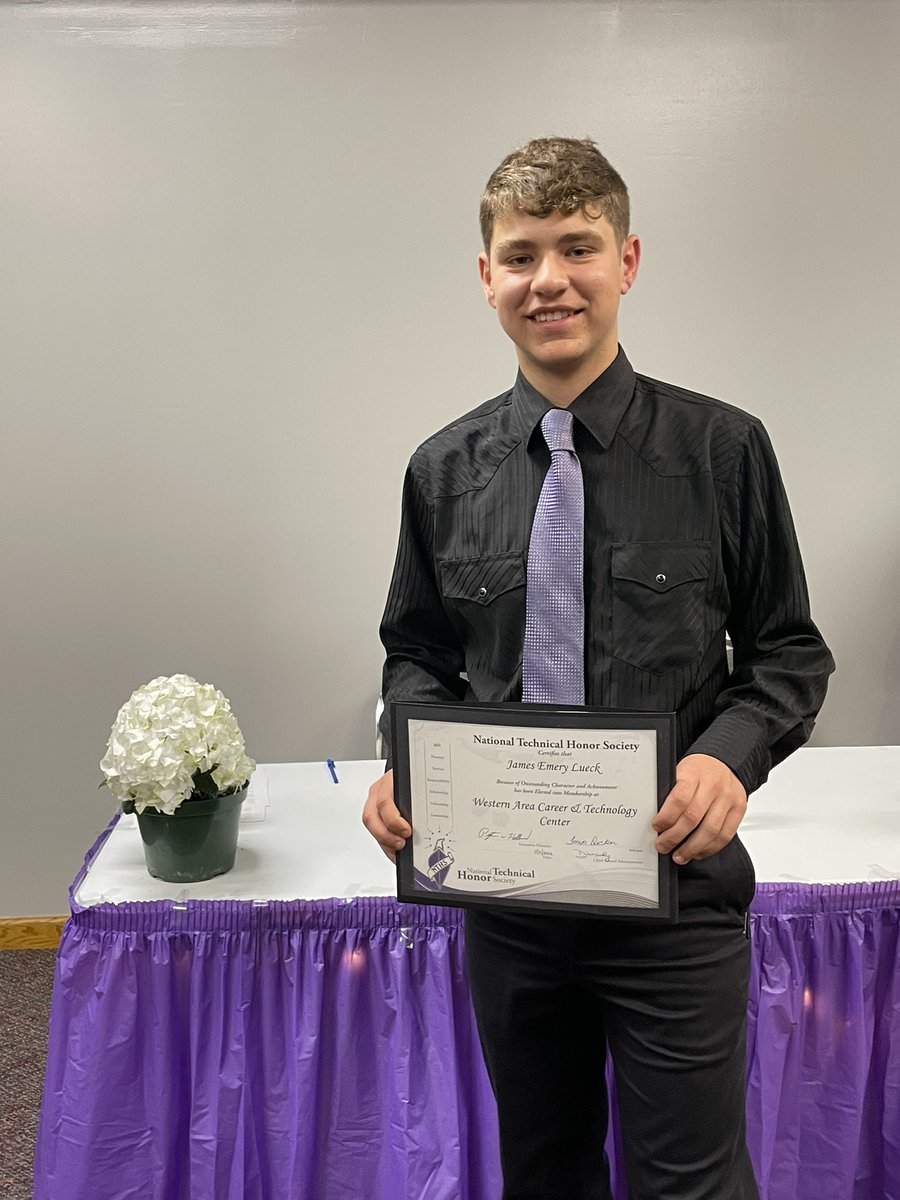 FCSDInnovation's tweet photo. CONGRATULATIONS to our Fort Cherry students inducted into the National Technical Honor Society @WesternAreaCTC.

Mackenzie Campbell 3 yr
Michael Donaldson 2 yr
Darien Mary 2 yr
James Lueck
Amanda Miller

We are so proud! ❤️🙌��🎉 @FCSDInfo @NTHS_Official @fchome2school https://t.co/gVIZc3TTKj