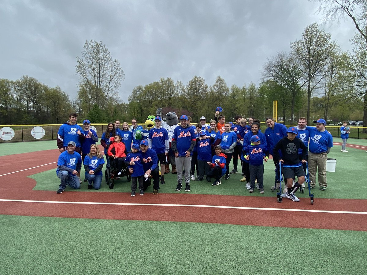 MiracleLeagueNA's tweet photo. Such a great start to the season!!
Made it thru a short rain delay but the players never stopped smiling!
Wonderful day of Miracle League baseball! https://t.co/4N3CGBpwui