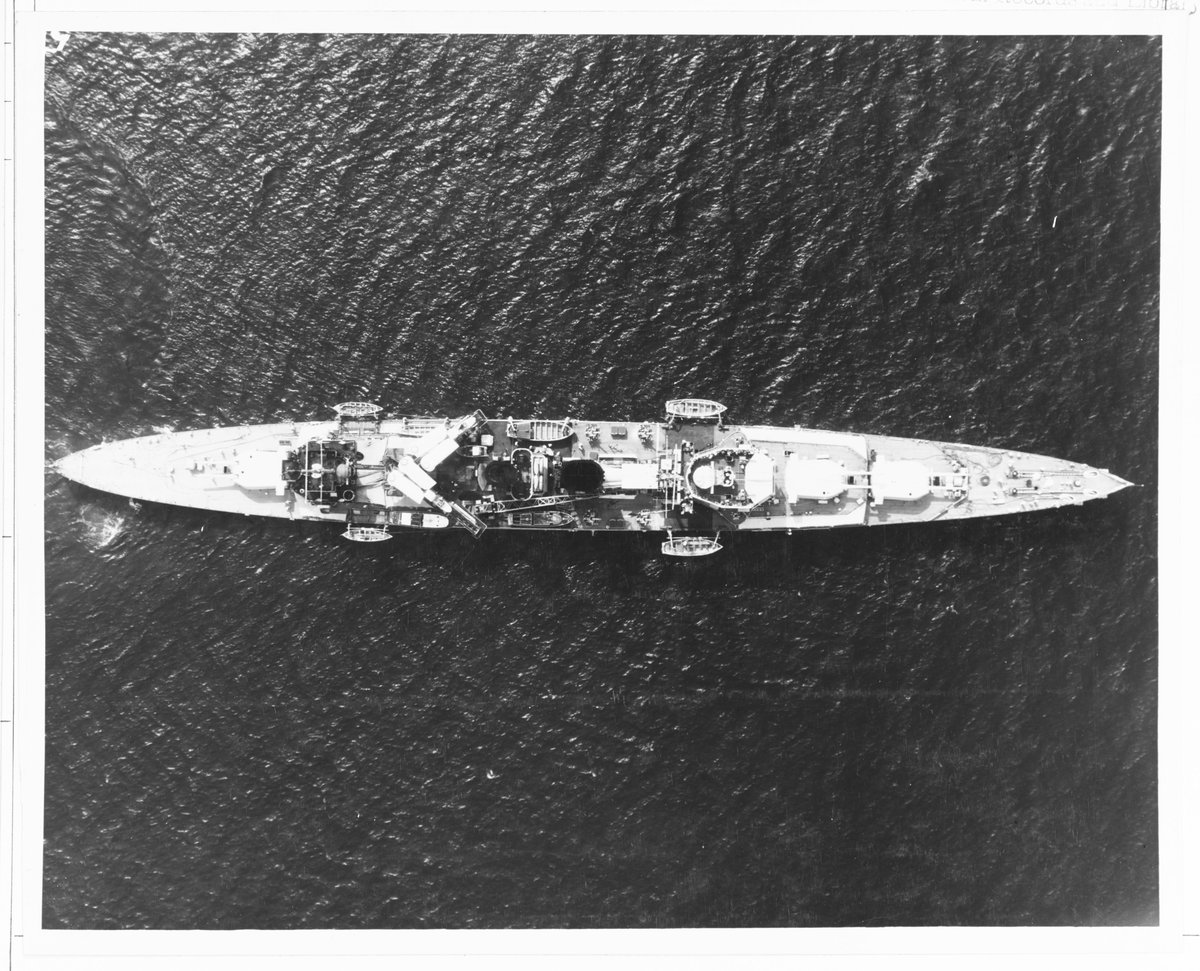 Rich_Ships's tweet photo. I count 10 boats/launches in this pic. Surely must be a record for the most on any warship at one time.

🇬🇧HMS EXETER in the Panama Canal Zone circa 1939. NH 60807

#HMSExeter #Exeter #PanamaCanal https://t.co/S0WehV6jUF