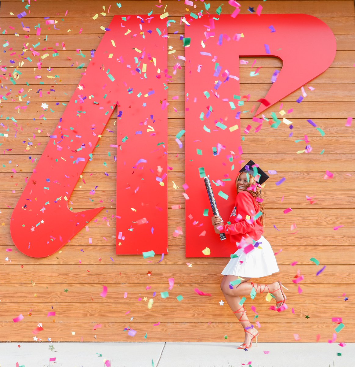 _itsjessieann's tweet photo. A great ending to a new beginning ❤️🎓 https://t.co/OUN0j79q7l