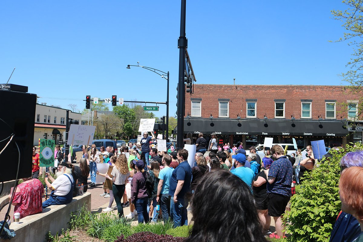 We had a great turnout and incredible energy at our protest to defend reproductive rights today in Peoria. 

Speeches were given, voices were heard, naysayers were drowned out, relationships were made, a common bond was formed, and the seeds for a winning coalition were planted.