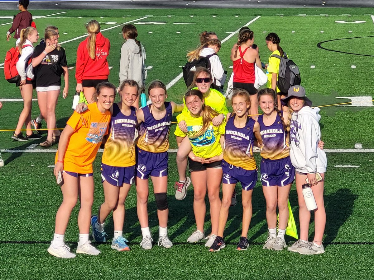 IndyGirlsXCTF's tweet photo. 7th Grade girls are STATE CHAMPS!! 

Also very proud of the way the 8th Graders competed. 8th place in a talented field!! 

What a great day for Track and Field!!

LHC Meet... here we come! 

💜💛 https://t.co/IXgiqyTaDQ