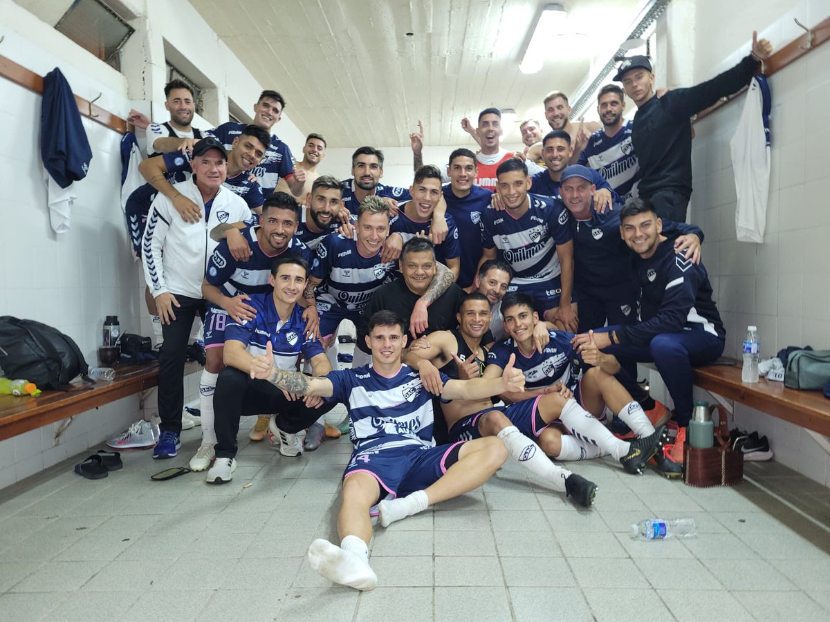 qacoficial's tweet photo. ¡Se festeja en Rafaela!

#SomosQuilmes 💙🤍 https://t.co/PScitRCP8n