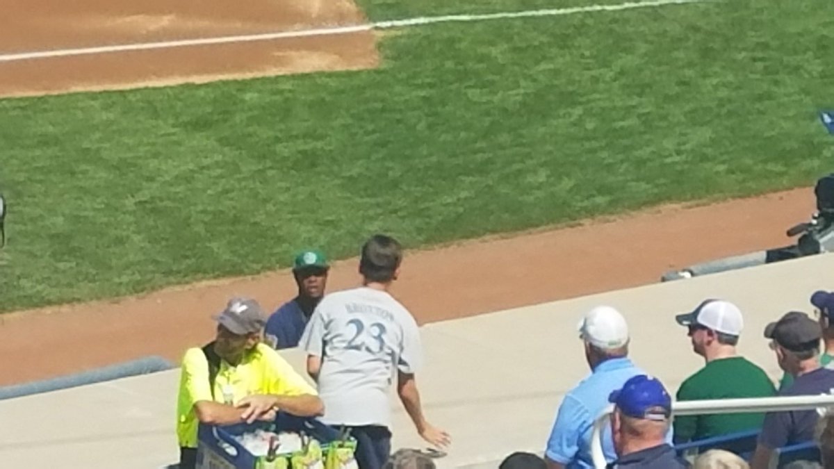 happy birthday🐐🐐 <a href="/KeonDDBroxton/">Loverboy9</a>