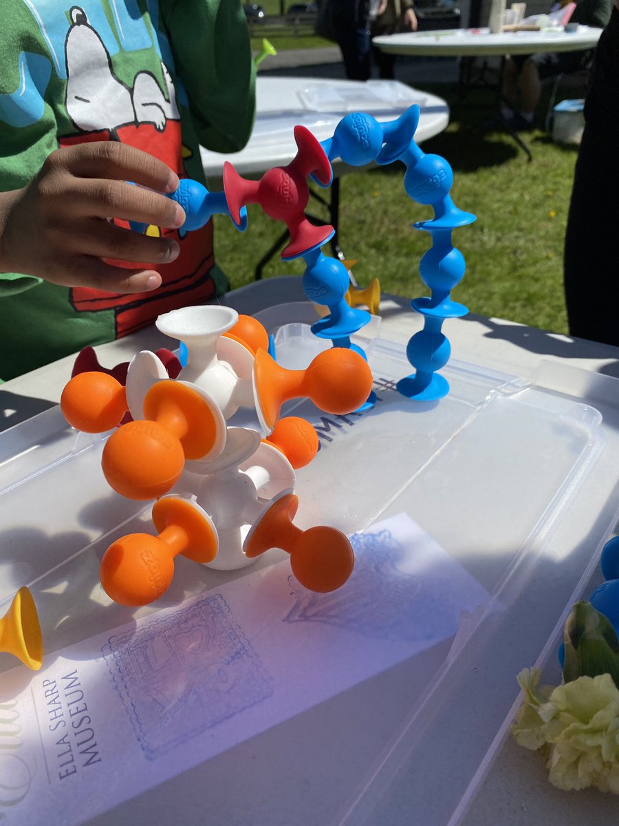 DueyBui's tweet photo. Big turnout today at the @JacksonISD Jackson Reads event! Thousands of books were given out!We also had a ton of parents and kids participating activities like building towers with @KEVAplanks &amp; Squigs. Thanks @TovahSheldon &amp; our Learning Services team for coordinating! #teamjxn https://t.co/bh4wLKcoVR