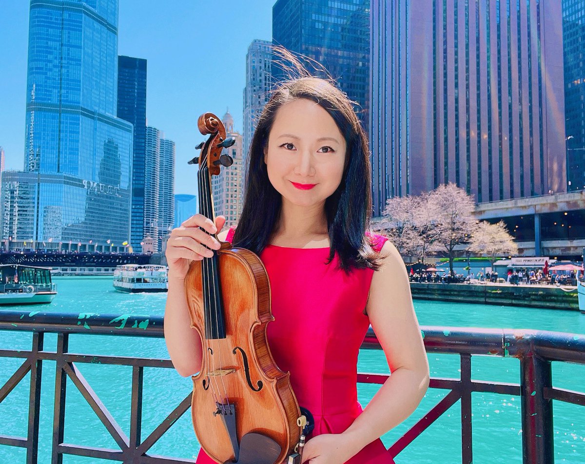 LipengChenMusic's tweet photo. It’s a beautiful day in Chicago for photographs! 
#violin #violinist #musician #chicagomusician #chicago https://t.co/BTuQptj2wf