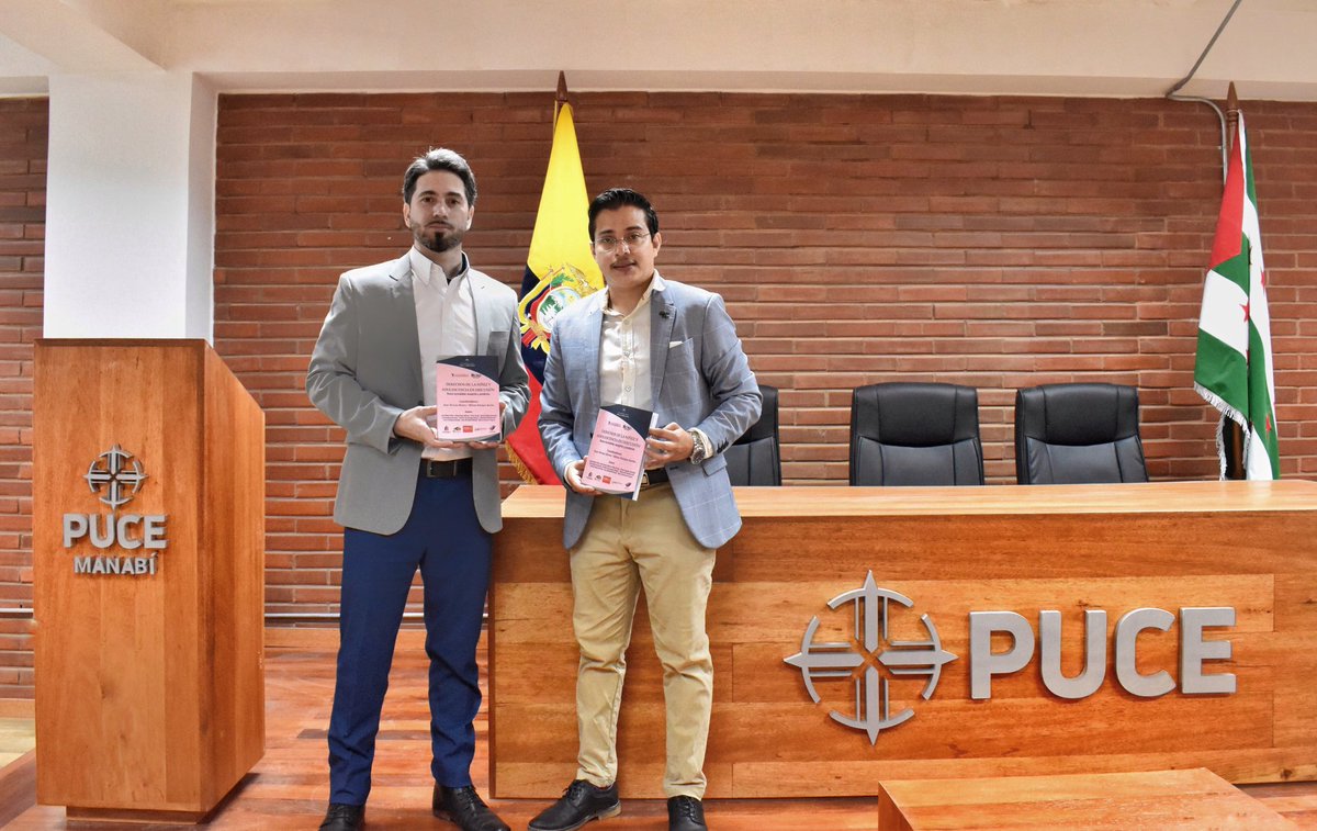 PUCE_Manabi's tweet photo. El Coordinador de @DerechoPucem Mg. Gustavo Briones-Hidrovo recibió por parte del docente Mg. Nicky Bravo su libro Derechos de la Niñez y Adolescencia en Discusión. Nueva normalidad, excepción y pandemia. Un trabajo de investigación con diversos autores de la Región
#Derecho https://t.co/nSgYP3goZ2