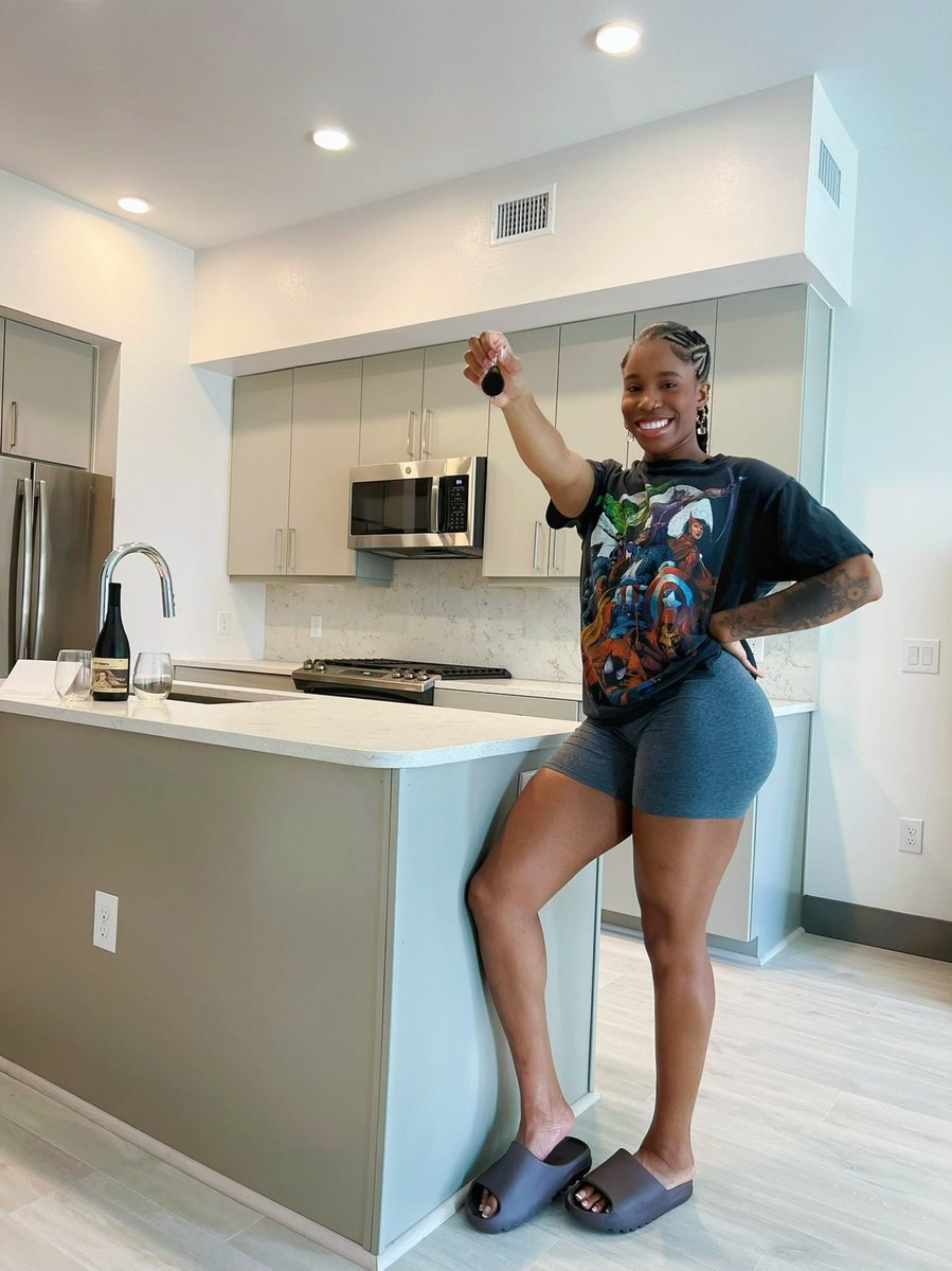 f_ayee's tweet photo. Please welcome the newest black woman attorney in HTX. 🏡🔐 from LA to the H! https://t.co/w1PF2Nfxrs