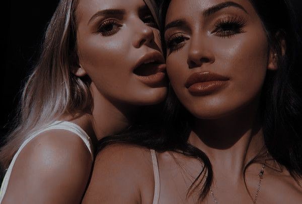 BICORNSBRITT's tweet photo. ⠀
⠀
⠀⠀━┈⠀%⠀ 𝒎ı  𝑏𝑎𝑏𝑦⠀𝒈𝒊𝒓𝒍   *⠀♥︎
        ⠀ı  αm  so  ʜᴀᴘᴘʏ  to  hανe
    ⠀ ⠀ʏou  ın  mʏ  𝒍𝐢𝐟𝐞⠀ ؛⠀𝒊  love  u. 

⠀ https://t.co/MGTKSalxVt