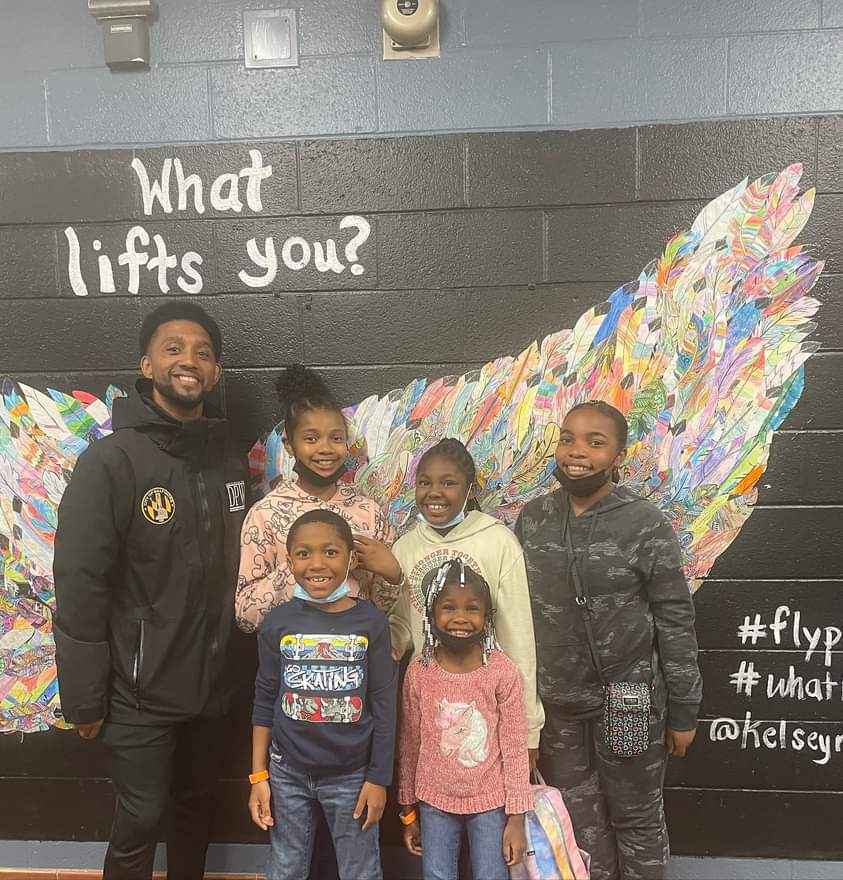 MayorBMScott's tweet photo. Made a surprise visit to the Federal Hill Prep Spring Fling today! Had a blast the students told me that I did a good job working the photo booth🤣🤣 https://t.co/SgBuYscfBH