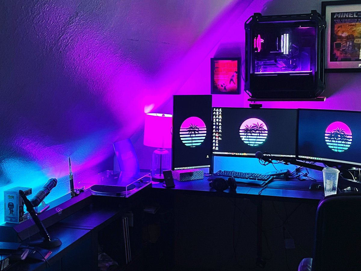 Norvoan's tweet image. Added more rgb lights for better fps 👀