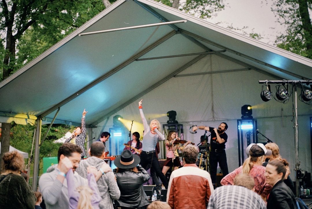 Scenes from #SevierParkFest with <a href="/ThelmaandtheSle/">thelmaandthesleaze</a> <a href="/ShortandCompany/">Short & Company</a> +  <a href="/thisistayls/">Tayls</a> 👏👏👏