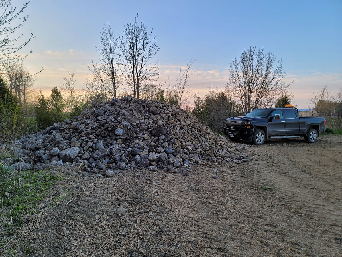 farmerschneck's tweet photo. Dad has a new addiction i think.   7hrs off 12ish acres.  #ontag #stonepicking https://t.co/THLen7Hclf