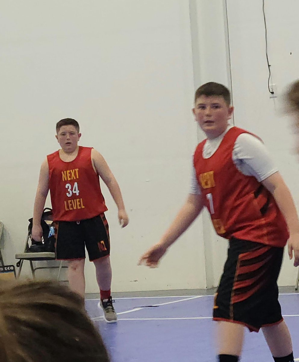 bnbsdad2011's tweet photo. 2 games down today…one tomorrow morning. These 2 love the game!! @NXTLVL_PA #buildingbetterBOLTS⚡️ https://t.co/XsQ2Zx6nQ5