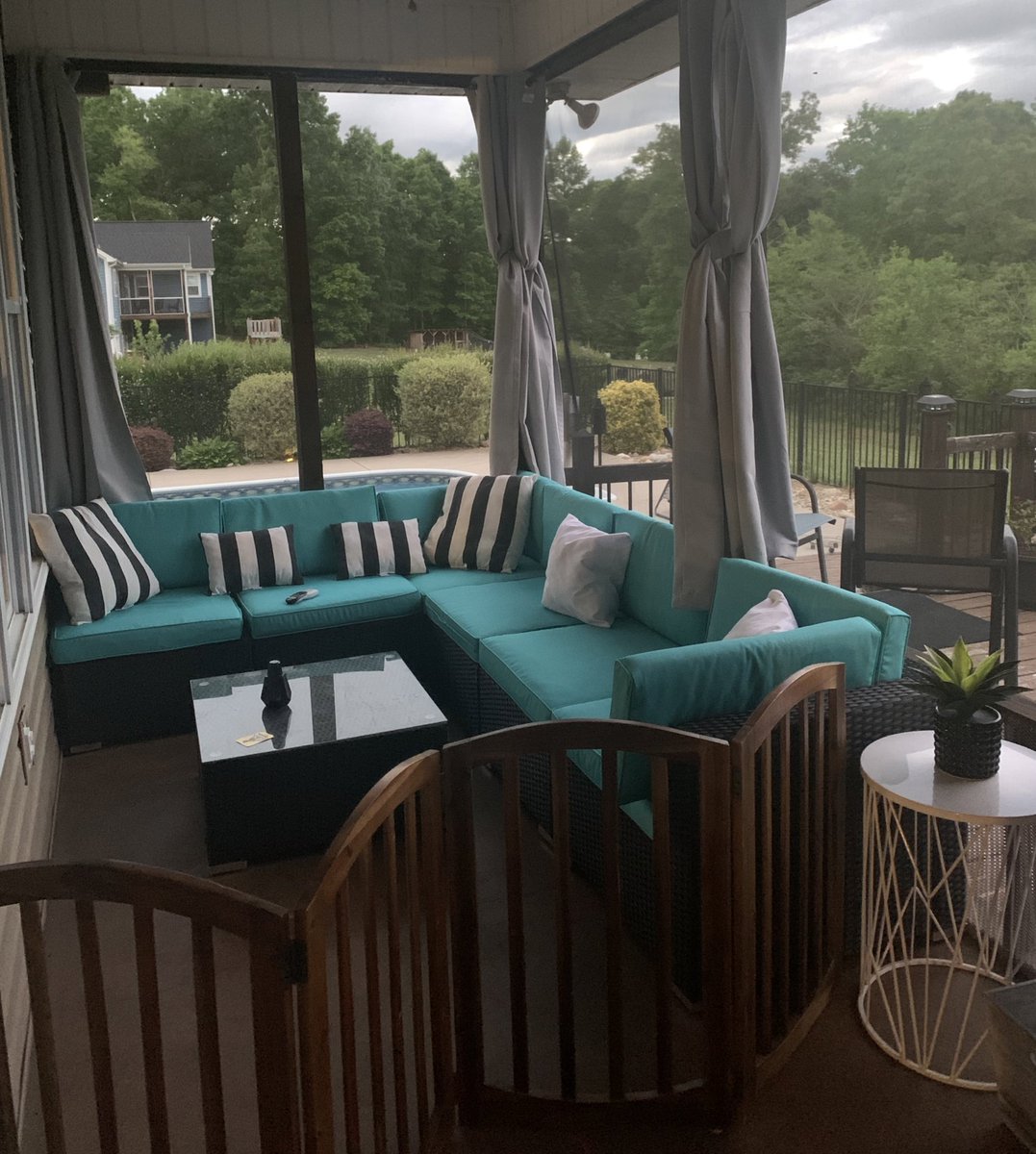 KaronDailey1's tweet photo. Paradise is cleaned and ready! #PollenFree @CoachDailey_64 https://t.co/a64LfYz0PA