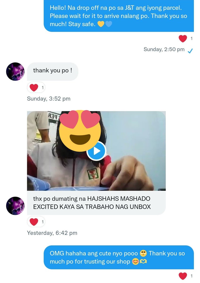 billymoco_ph's tweet photo. Kahit saan pwedeng mag unbox, even sa work. Hahaha. Thank you po ulit for availing our unsealed albums 🤗 We look forward to serving you again. 💛💙

#billymoco_feedbacks https://t.co/zpdRCv6nti