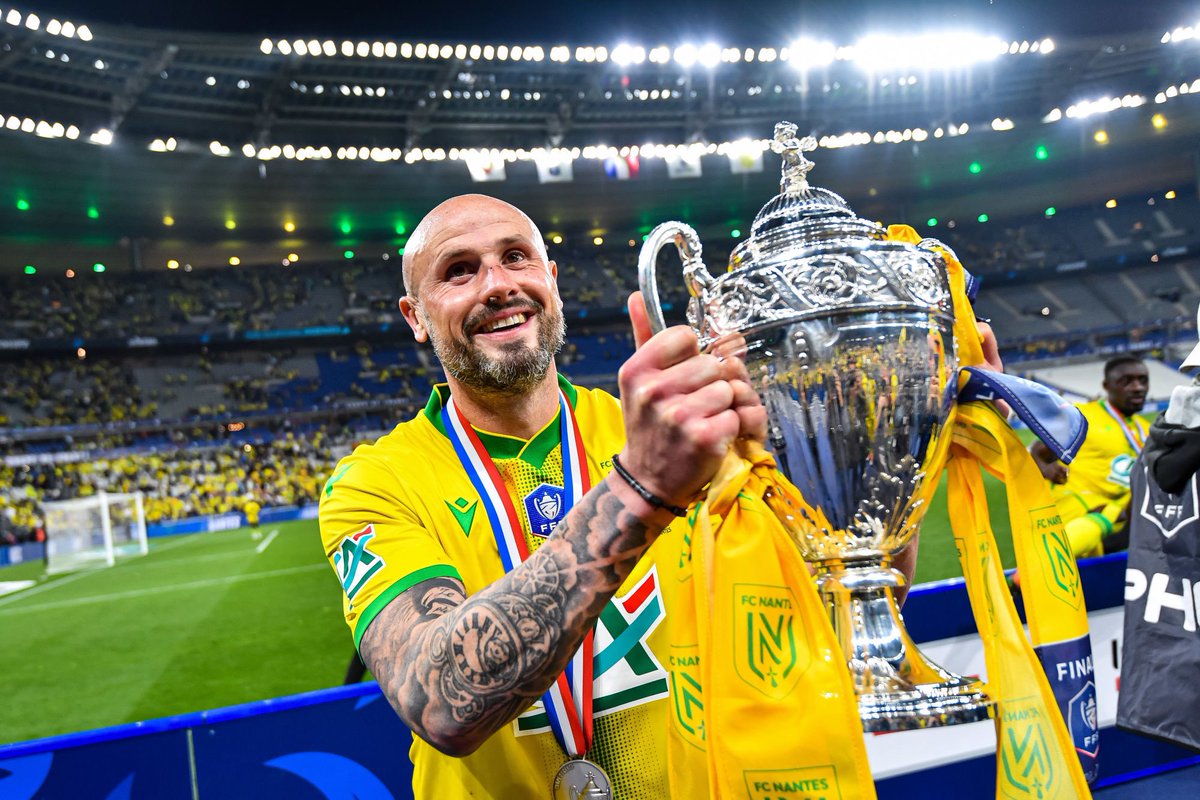 ActuFoot_'s tweet photo. 💛💚🏆 https://t.co/swPr4ZIYz4