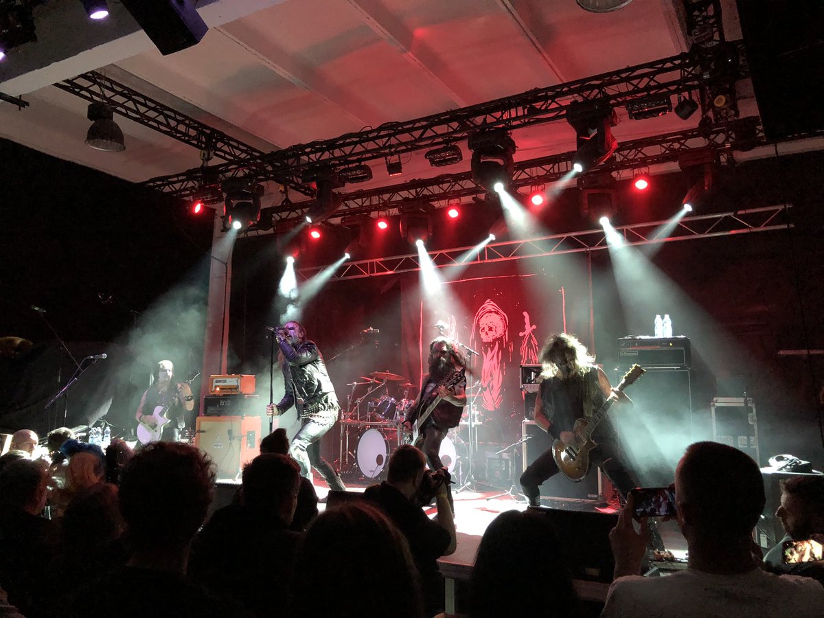 Kendzi1234's tweet photo. What a night to remember…@lefthandsounds
#mánbryne #darvaza #deusmortem #mgła #blackmetal #kraków https://t.co/cGSRo5nqFF