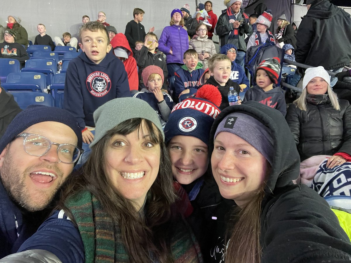 eabuckley's tweet photo. Lincoln boys soccer team!!  #tweetyourseat #NERevs https://t.co/wrmzrjxa65