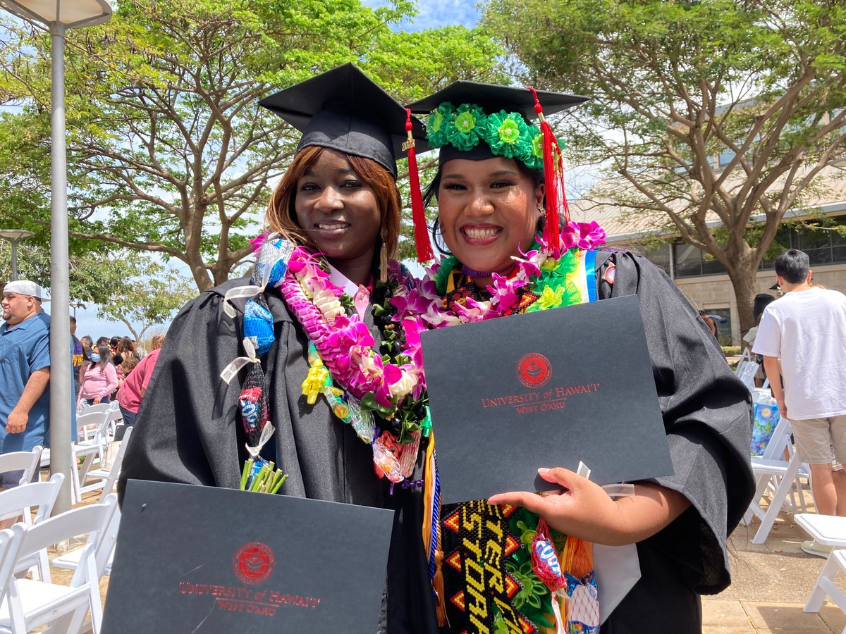 UHWestOahu's tweet photo. Congratulations to our #uhwestoahu spring 2022 graduates and a big mahalo to all those who helped make today’s afternoon ceremony a success! #spring2022commencement #uhohana #uhwo #congratspueo https://t.co/E2fNPTuW2D