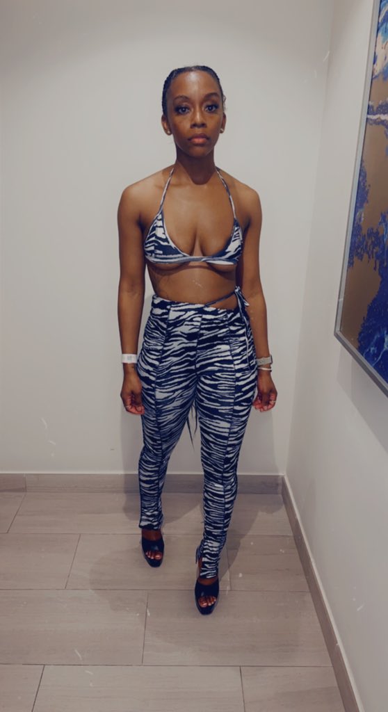 JaeLashaa's tweet photo. pressure either way . 🎀🦓 https://t.co/RB3f4qPNMs