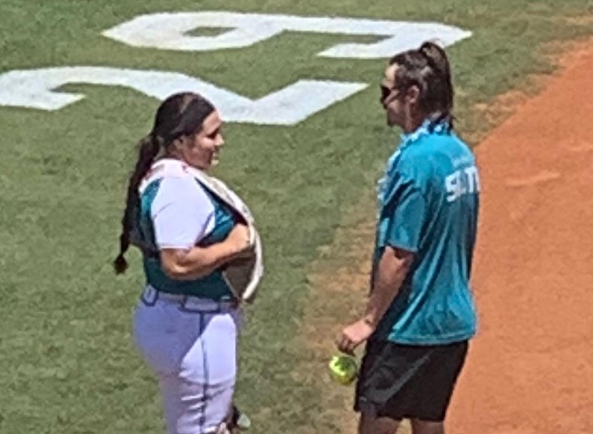 teacher_gray's tweet photo. @MIASKY3332 Thank you for being such an amazing ambassador for the sport of softball! I’m so proud of you and LP!! @pgray07 #notallheroeswearcapes https://t.co/8hqsftkt9V