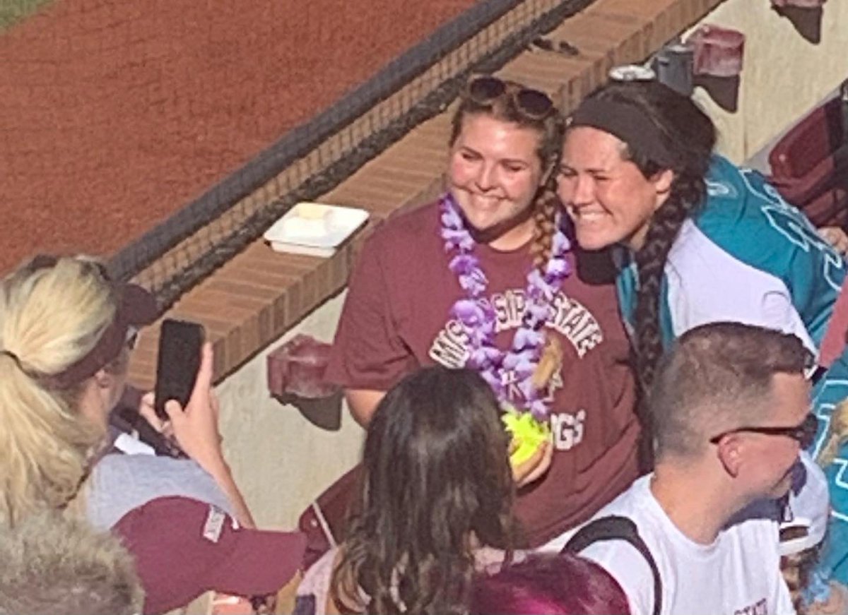 teacher_gray's tweet photo. @MIASKY3332 Thank you for being such an amazing ambassador for the sport of softball! I’m so proud of you and LP!! @pgray07 #notallheroeswearcapes https://t.co/8hqsftkt9V