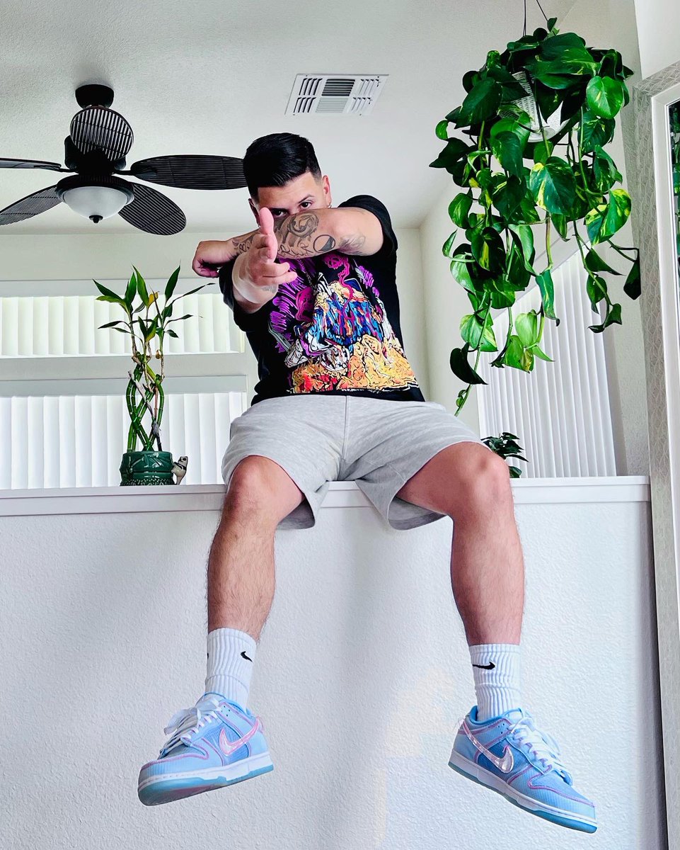 IzzyFadezz's tweet photo. Twitta Fingaz 💧🔫 https://t.co/0DtK8dwTU8