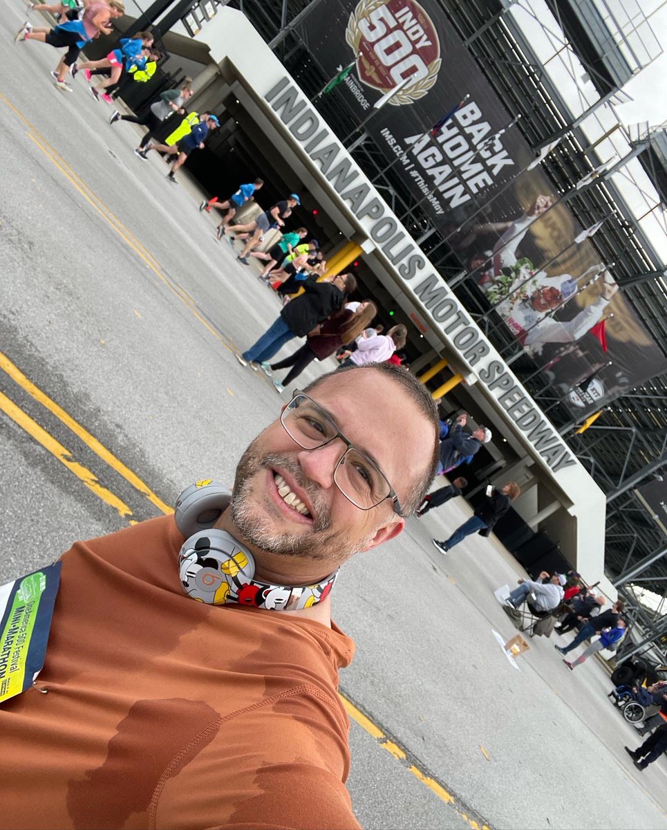 PapaChris1821's tweet photo. Another #IndyMini is in the books!🏃🏻‍♂️💨🏅🏁🙌🏻🔥🥳1️⃣3️⃣.1️⃣ @500Festival #IndyMini2022 https://t.co/B1kSqauzPd