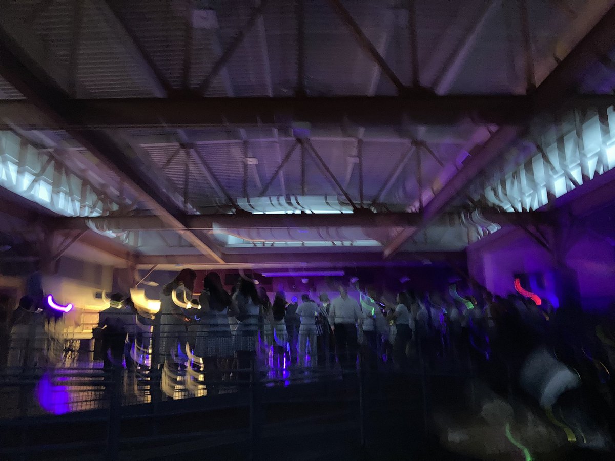 StrasPrincipal's tweet photo. Light Up The Night! South style! What a great night! #classof2024 #homeofthelions https://t.co/Os1MZB2vCy