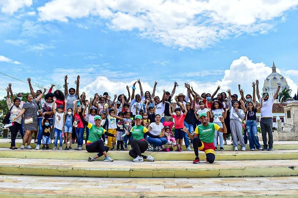 Ipcc_Cartagena's tweet photo. Mi familia, lo más importante @Lyz_Negrete

Hoy estuvimos en un espacio de integración familiar impulsado por el @ipcc_cartagena para celebrar el Día de la Niñez y la Recreación.

Estos son los momentos que llenan el alma y te recargan espiritualmente. https://t.co/B8DWkxNLtC